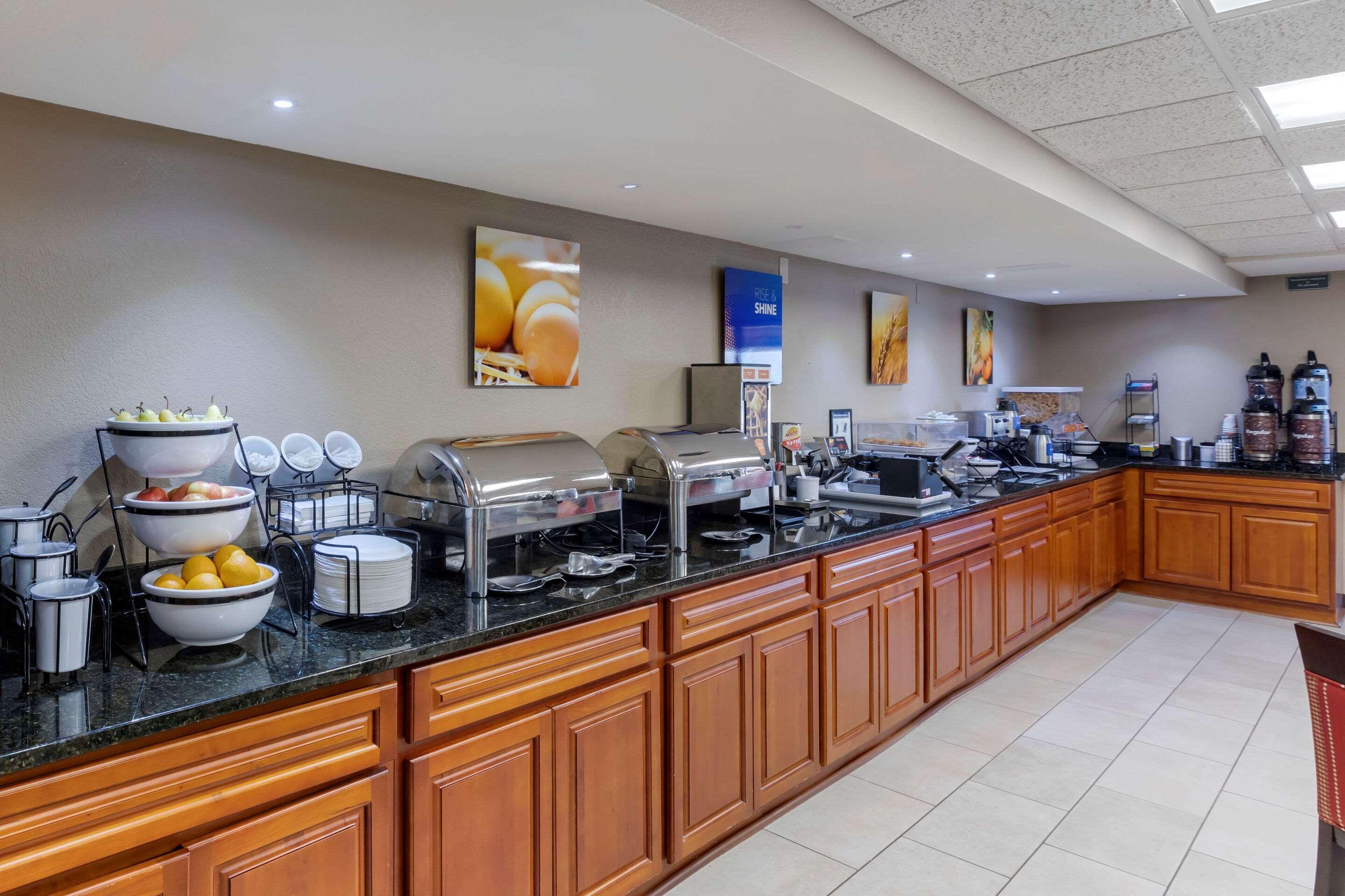 Comfort Inn & Suites Jackson - West Bend Zewnętrze zdjęcie